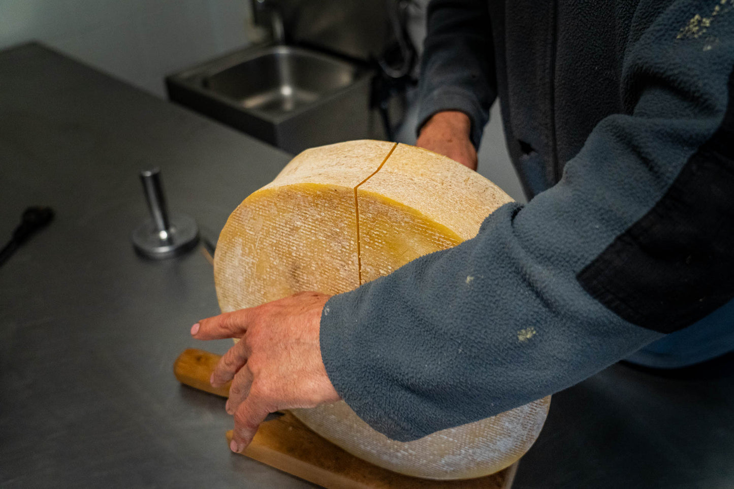 Formaggio D'alpeggio a Latte Intero