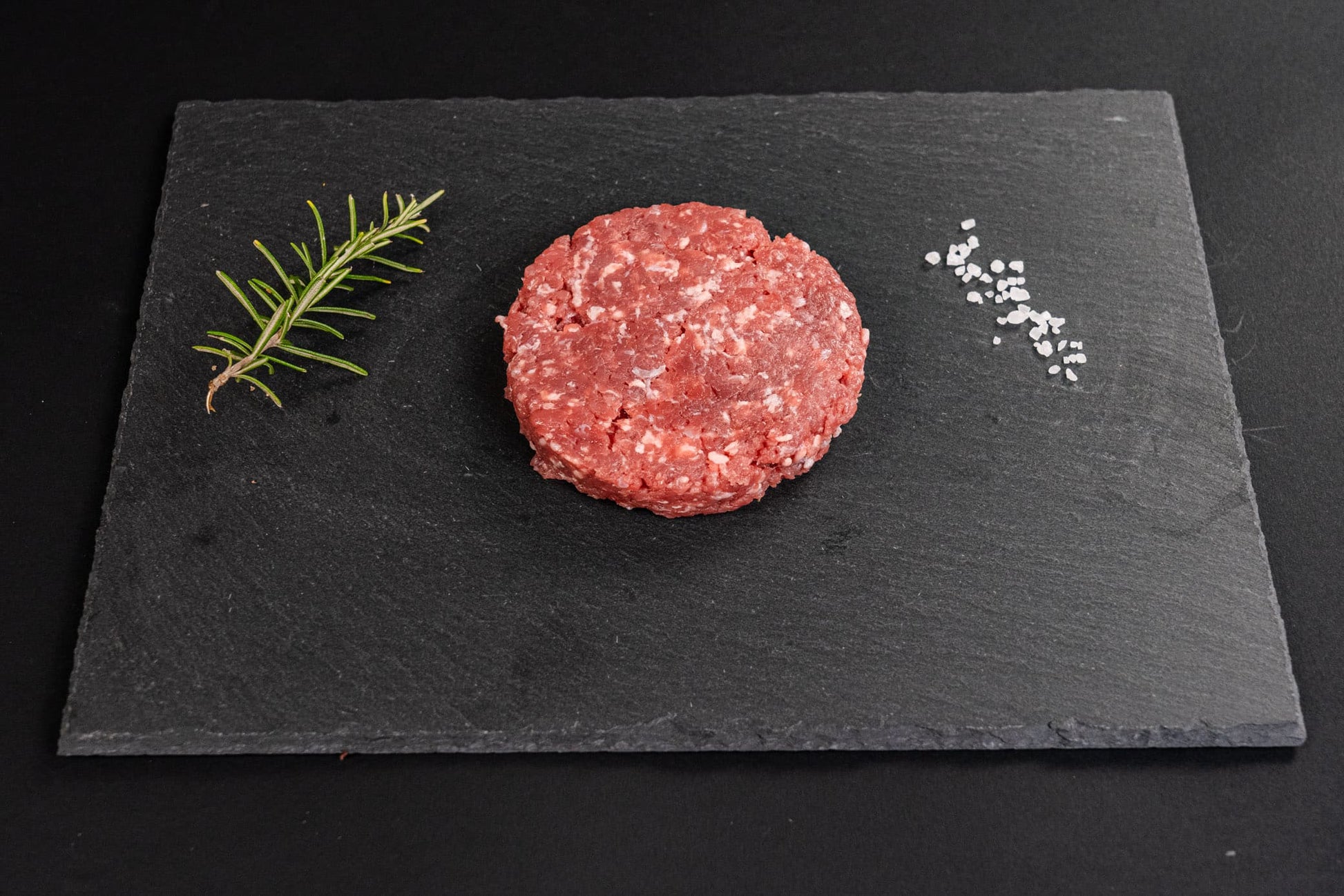 Il nostro Maxi Hamburger da 150gr di Limousine, proveniente dalla Valchiavenna, una vera delizia per gli amanti della carne.