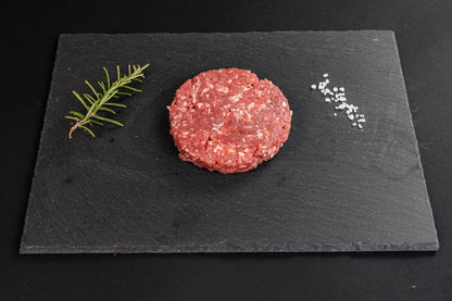 Il nostro Maxi Hamburger da 150gr di Limousine, proveniente dalla Valchiavenna, una vera delizia per gli amanti della carne.